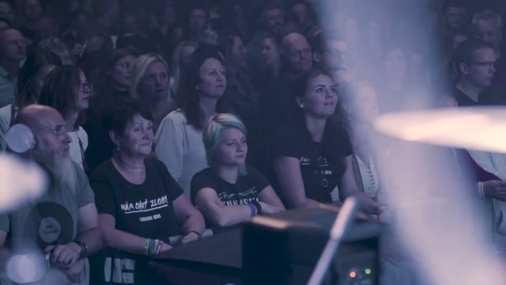 The audience at the Džemfest festival – a still from the aftermovie