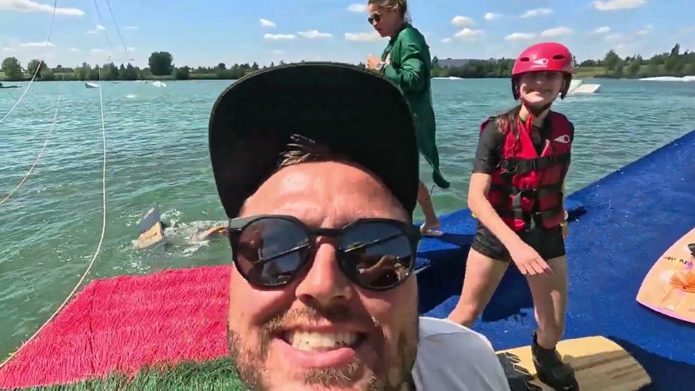 Camp participants at a wakepark – a still from a reportage